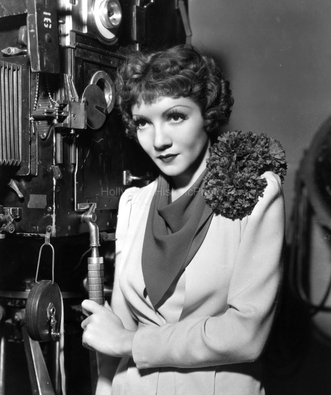 1940 looking serious at MGM.jpg